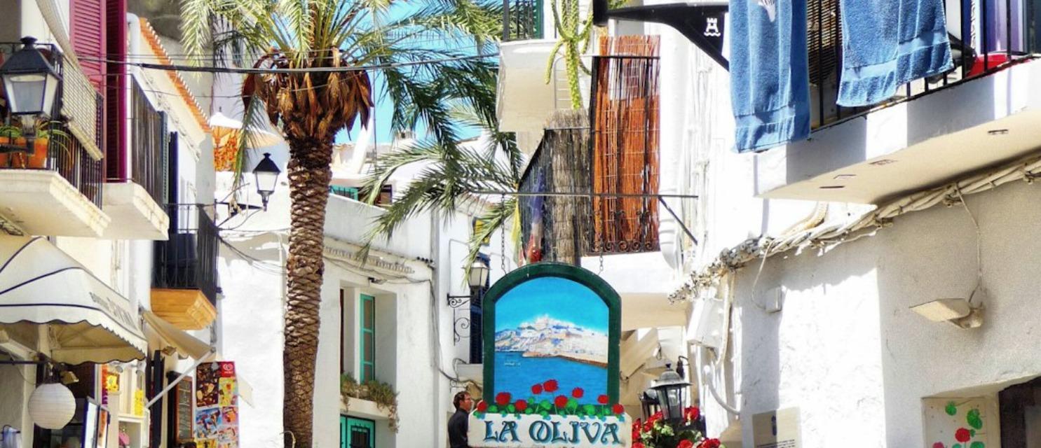 Wat maakt Ibiza zo’n populaire vakantiebestemming voor Nederlanders?
